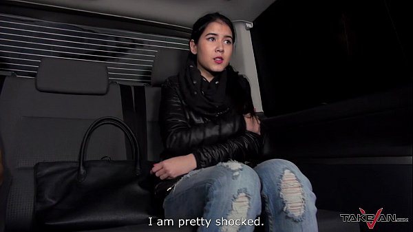 Andrei o fute pe Loredana intr-o duba in drum spre cluj