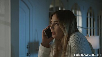 Futai brutal cu gagicasu dezghizat de Hallowenn