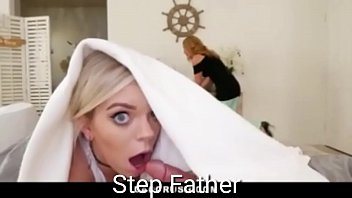 Face sex pe ascuns cu tatal vitreg