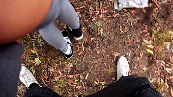 Sex in padure cu roscata excitata dornica de pula si sloboz in gura