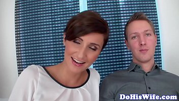 Superba fata vanduta de iubit unui negru cu pula mare