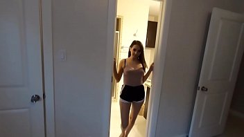 Surioara rasfatata face videochat si suge pula micuta a fratelui