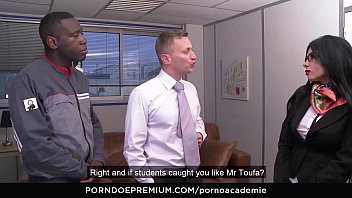 Acedemie porno cu sex intre profesoara si angajati virili