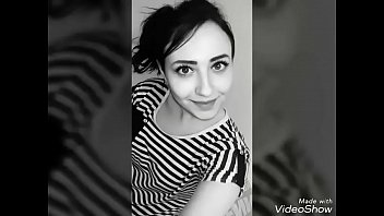 Fata din Bucuresti amatoare suge pula si este fututa pe la spate