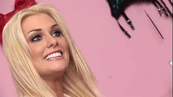 Natasha Marley suge pula toata si se fute brutal neprotejat