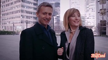 Milfa trecuta de 30 de ani fututa in pizda si in cur de un francez