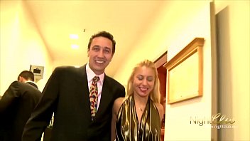 Tarfa luata de la petrecere si fututa in camera de hotel