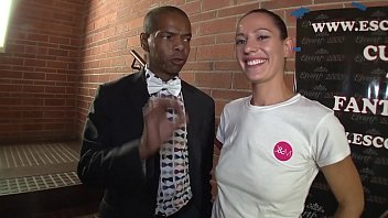 Tinere filmate in club cand fac sex