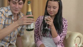 Bruneta imbatata de iubit si fututa in toate gaurile