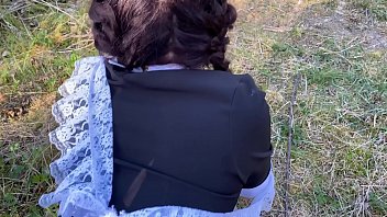 Virgina pacalita si fututa pe un camp