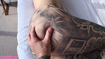 Aussie matura tatuata pe buci fututa dimineata