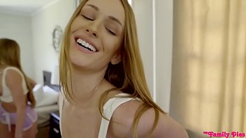 Sex anal brutal cu sora vitrega nesatula de pula