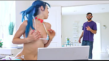 Sora prinsa la laptop cand face videochat si fututa in pasarica