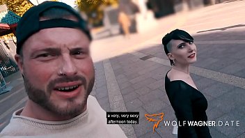 Excorta cu tate mari iubeste pula si se fute ca nesatula