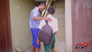 Sex pe scarile scolii cu negrii excitati