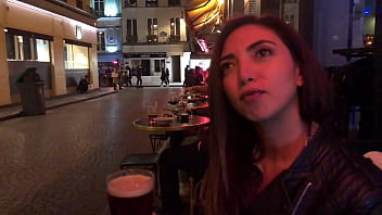 Cassie intalnita la bar si fututa in camera de hotel