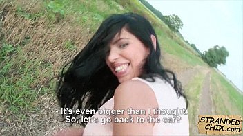 Kira filmata cand suge pula si se fute pe camp