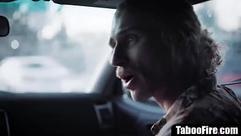 Femeie matura la party vrea limbi in pizda si futai cu pustan