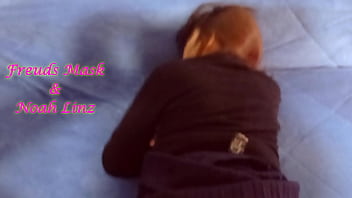 Eleva se masturbeaza pana la orgasm si e fututa de coleg