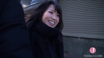 Asiatica pierde la biliard si trebuie sa faca sex