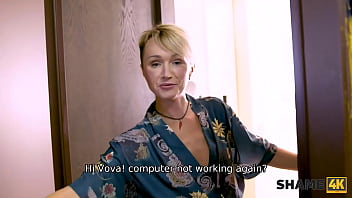 Tanar la cafea face sex cu vecina matura