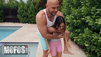 Chelios cu pula mare sex cu amica miniona