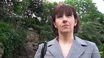 Matura platita pentru muie si sex anal