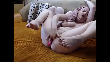 Videochat cu o romanca care isi rupe pizda cu degetele