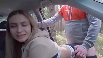 Oral si futai in masina cu instructor auto