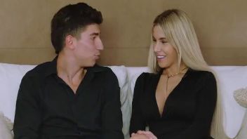 Ema Karter suge pula si este fututa tare in pizda ei buna