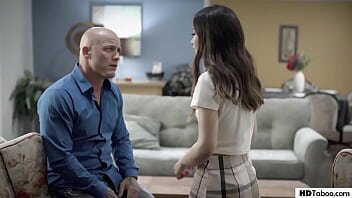 Tanara nimfomana il fute pe profu de meditatii cu pula mare