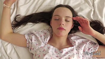 Virgina la 19 ani incearca sexul anal