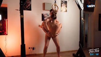 Laura Quest legata de maini si fututa cu finalizare orala