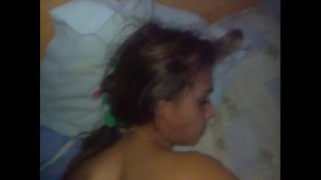 Sotie romanca luata la pula de sotul ei pe la spate