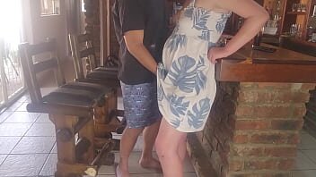 Sex la bar cu femeie matura care nu poarta chilotei