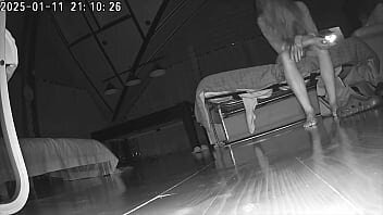 Camera ascunsa o filmeaza noaptea cum face sex cu amantu