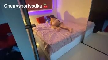 Yuhas Alexandra xxx video complet cand se masturbeaza