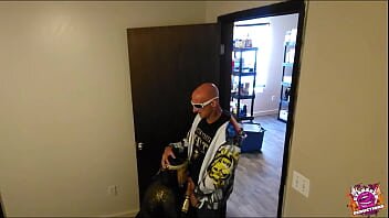 Cleopatra suge pula unui cantaret in studio de muzica