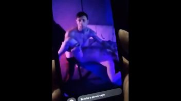 Curva blonda din Bucuresti se fute in public xxx