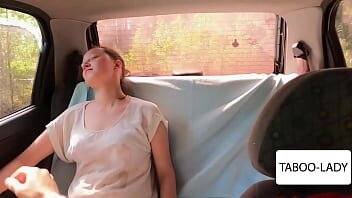 Sex in taxi cu o studenta