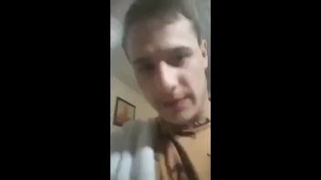 Romanca bruneta fututa de unu grabit