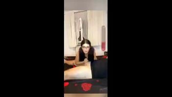 Andreea Deaconu suge pula si vorbeste cu fanii ei