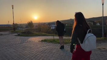 Laura Quest calatorii si futai xxx