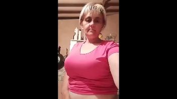 Baba din Satu Mare se masturbeaza xxx