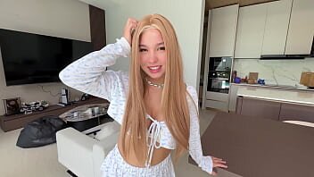 Sex dur si rapid cu vecina venita la cafea