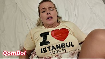 Suge pula si face sex protejat imbracata