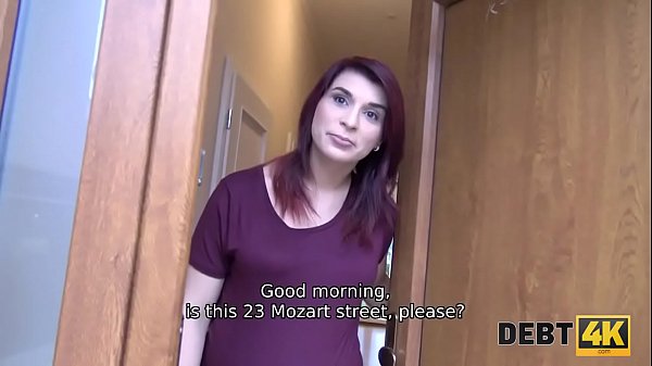 E gravida si primeste bani de la un vecin pentru sex