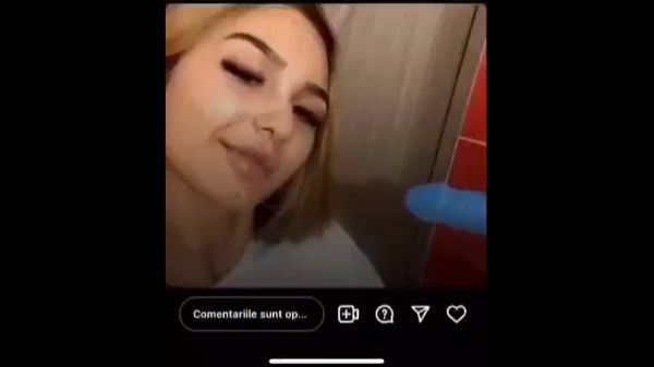 Porno Tiktok provocare suge dildo