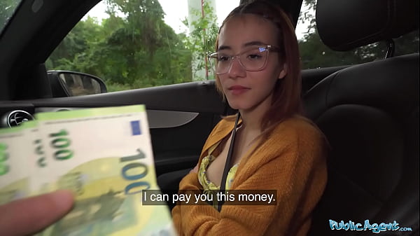 Primeste 500 de euro pentru futai in masina