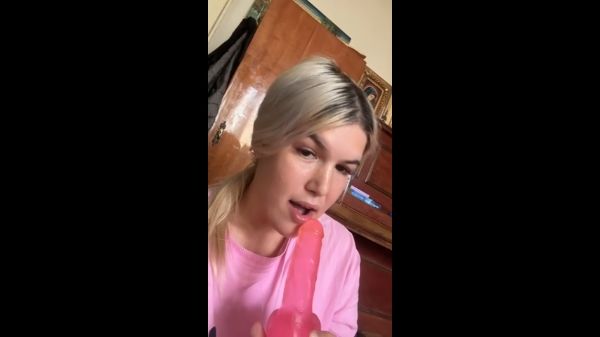 Porno cu o pizda romanca ce se masturbeaza puternic